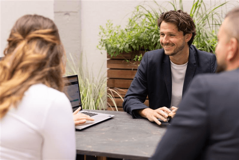 Un rendez-vous client chez Synergix, à Genève